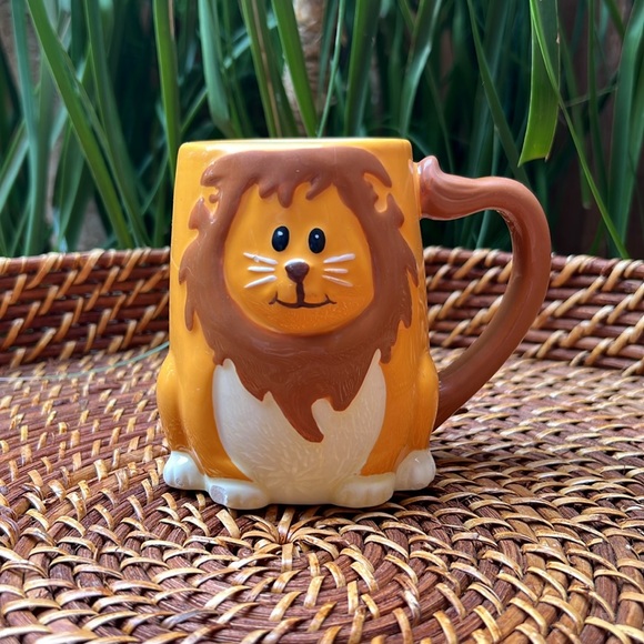 tag Lion Mug - Picture 3 of 15